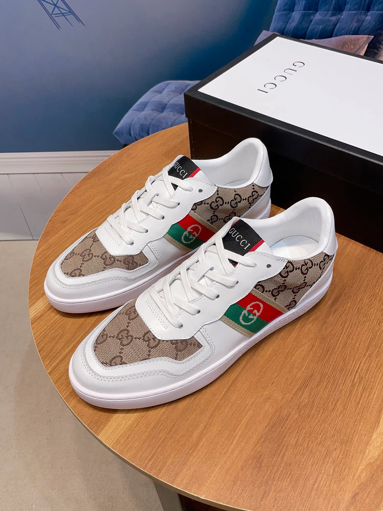 Factory price: 400💰New model is here again! [Gucci Sports Men's Shoes] Gucci fashionable casual men's shoes🇨🇳Original 1:1 mold opening, new model debuts first💯Not high-profile but avant-garde, simple, low-key and fashionable, super versatile style🌿Made of original cowhide with cloth➕Sheepskin lining🎋The version is comfortable on the feet, first-class workmanship🍍Size 38-44